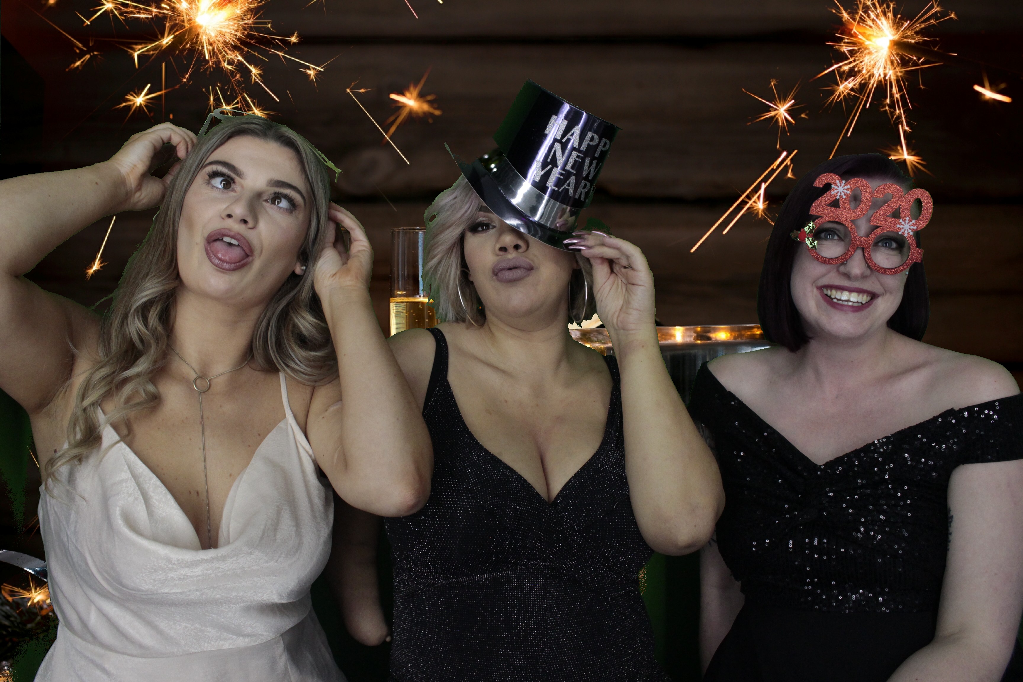 NYE Party | View more photos from the event at gallery.myphotoboothexperience.co.uk/u/MyPhotoBoothExperienceLtd/NYE-Party